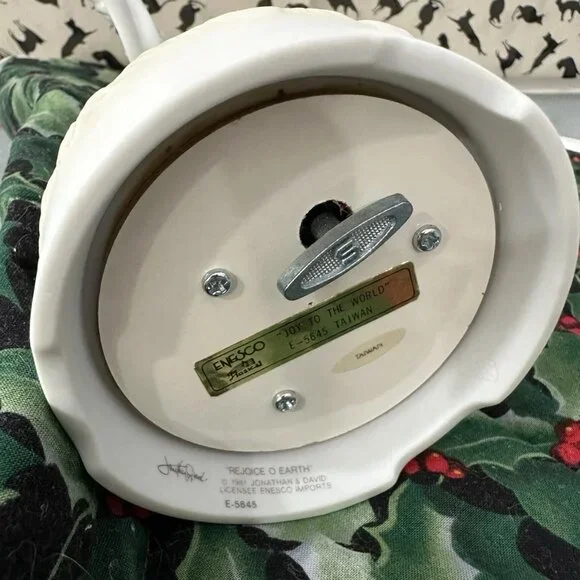 Precious Moments Rejoice O Earth Music Box 1981 Christmas Decor Joy to the World - Picture 3 of 4